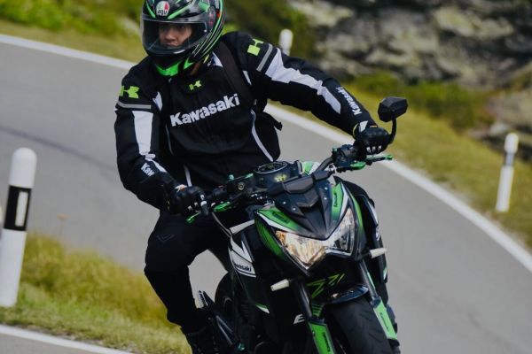 Kawasaki Z800. 35kw kawasakiz80035kw12.jpeg