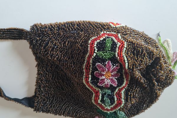 Antica borsetta da sera  vittoriana  Art Nouveau  ricamata  con perline di vetro anticaborsettadaseravittoriana1.jpg
