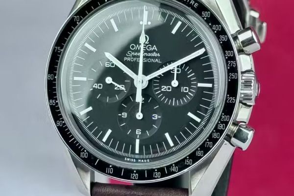 Omega Speedmaster Professional Moonwatch Chronograph omegaspeedmasterprofessionalmo1.jpg