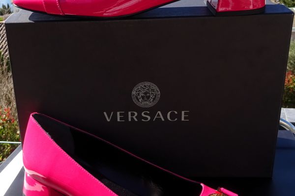 VERSACE BELLISSIMI E COMODE SCARPE  FANTASTICO COLORE!  n.39 versacebellissimiecomodescarpe-683e02ec0140d.jpg