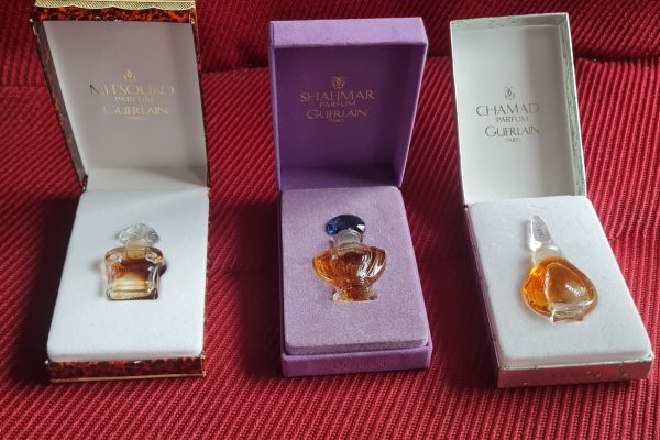 Trittico GUERLAIN mignon  profumi  vintage  contatto telefonico Cell.3478314154 tritticoguerlainmignonprofumiv.jpg