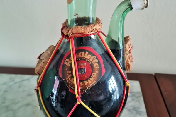 Bottiglia ampolla vino Rosatello  Ruffino da collezione  vintage anni'70 bottigliaampollavinorosatellor1.jpg