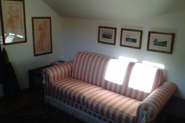 PICCOLA MANSARDA MONOLOCALE 1,5L ARREDATA ELEGANTEMENTE A LUGANO CENTRO piccolamansardamonolocale15lar12345.jpeg