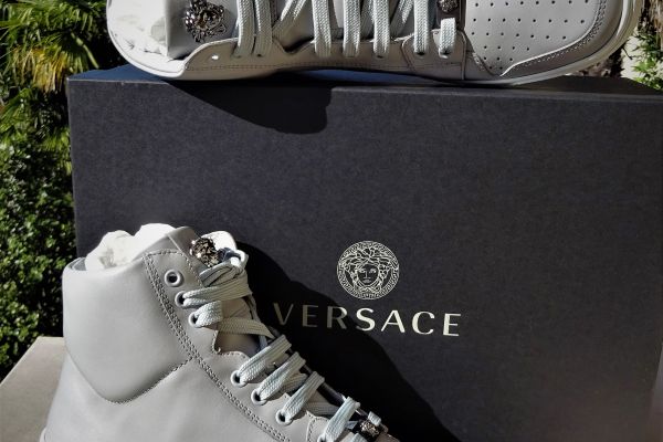 VERSACE leather shoes size 39 ORIGINAL AND NEW! versaceleathershoessize39origi-66e70441d037b.jpg
