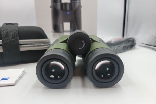 Binocolo ZEISS Terra ED 10x 42 MM da esterno verde binocolozeissterraed10x42mmdae.jpg
