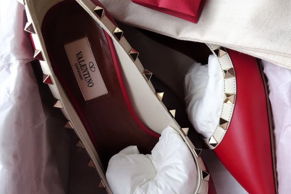 BLUMARINE Abito in pizzo  con visone. 96% SETA! il colore è corallo Taglia 42-44 blumarineabitoinpizzoconvisone-67fc0c1fb947a.jpg