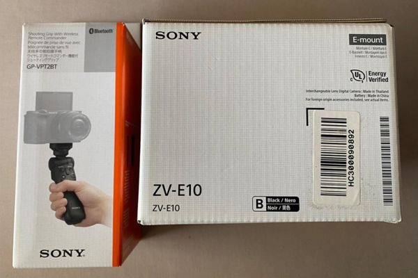 Sony Alpha ZVE10 Body Black + Sony GP-VPT2BT Camera Grip sonyalphazve10bodyblacksonygpv-68c3dfac01165.jpg