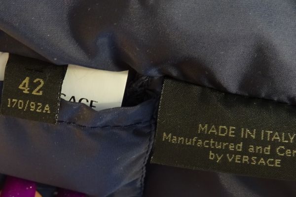 VERSACE ORIGINALE! NUOVO! piumino taglia  38-40IT versaceoriginalenuovopiuminota-68cfff3fb97fd.jpg
