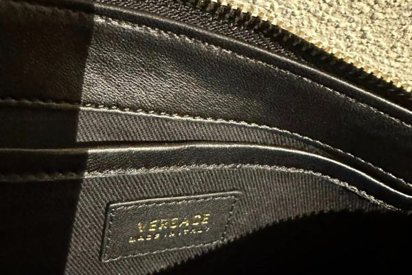 VERSACE Borsa in pelle colore Nero-Oro ORIGINALE e NUOVA! versaceborsainpellecoloreneroo-67f57bfa0d840.jpg