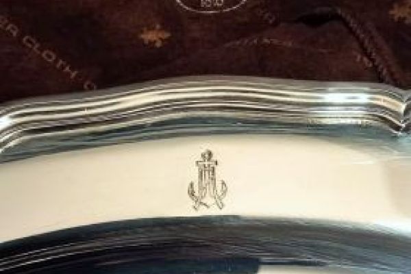 Vassoio ovale placato argento marchiato Broggi made Italy , realizzato per l'Acc vassoioovaleplacatoargentomarc.jpg