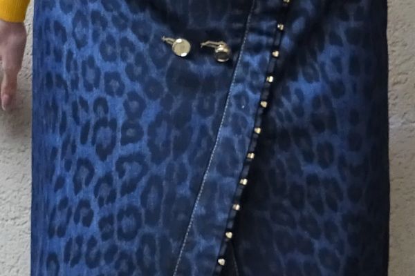 CAVALLI ORIGINAL and NEW! denim skirt size 40 cavallioriginalandnewdenimskir-67e1b1536d3d6.jpg