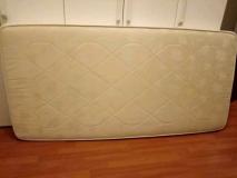 Vendo materasso colore beige buono stato 190x90 Vendomaterassocolorebeigebuonostato190x90.jpg