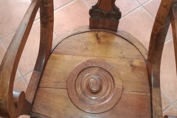 Antica Sedia del 1700 restaurata a NUOVO anticasediacomodadel17001.jpg